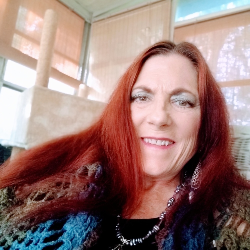 Meet your Posher, Julia